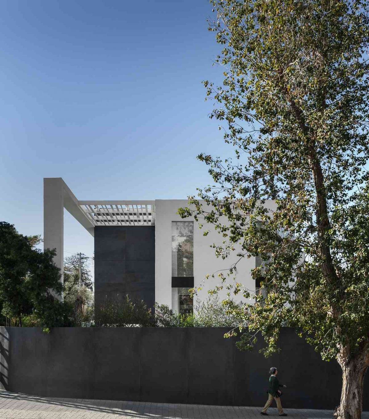 Simoene Architects Ltd – Central Israel מבנה הבית מבחוץ, תאורה נעשתה על ידי קמחי דורי
